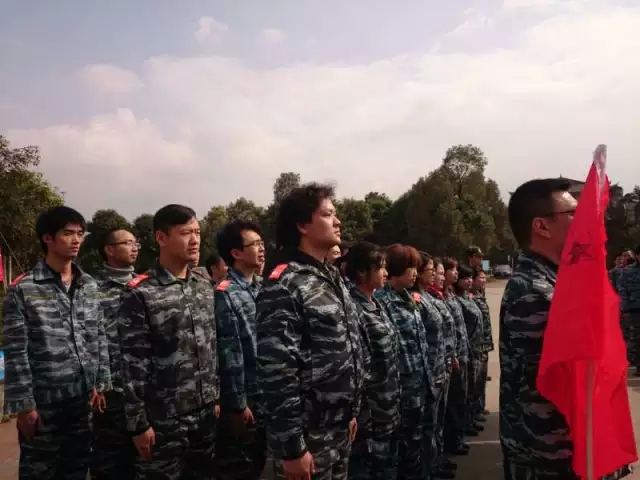 齊心奮進(jìn)，夢想起航，遠(yuǎn)景裝飾2015啟動大會-全員會師
