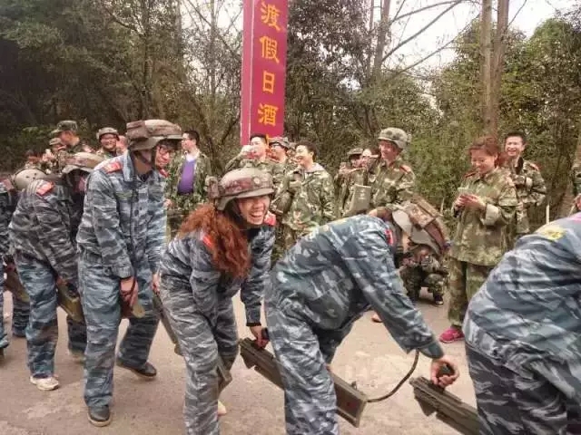 齊心奮進(jìn)，夢想起航，遠(yuǎn)景裝飾2015啟動大會-全員會師